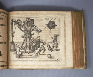 Los 401 - Leupold, Jacob - Theatrum machinarum. - Leipzig, Erben H. Grossen d. J., 1621-1636. - "Die letzte große deutsche Zusammenfassung des gesamten Maschinenwesens vor dem Einzug der neuen Kraft- und Arbeitsmaschinen" - 5 - thumb