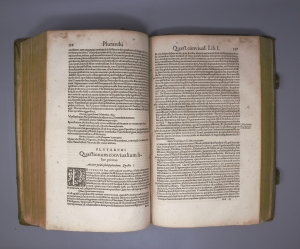 Los 769 - Plutarch - Ethica. Basel, Thomas Guarinus, 1573. - Schöne Humanistenausgabe der Moralia, hier in der Übersetzung des Hermann Cruser - 6 - thumb