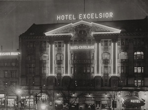 Los 4109 - Berlin im Licht - Views of buildings illuminated for 'Berlin im Licht' - 9 - thumb