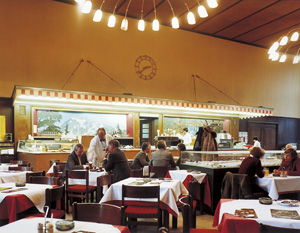 Lot 4155, Auction  126, Höfer, Candida, Wartesaal Düsseldorf