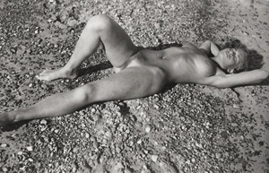 Los 4191 - Hausmann, Raoul - Female nude on rocky beach - 0 - thumb