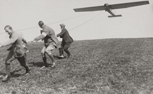 Los 4285 - Stöcker, Alex - Scenes from the Rhön Glider Competition - 0 - thumb